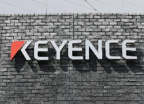 Keyence signage and logo